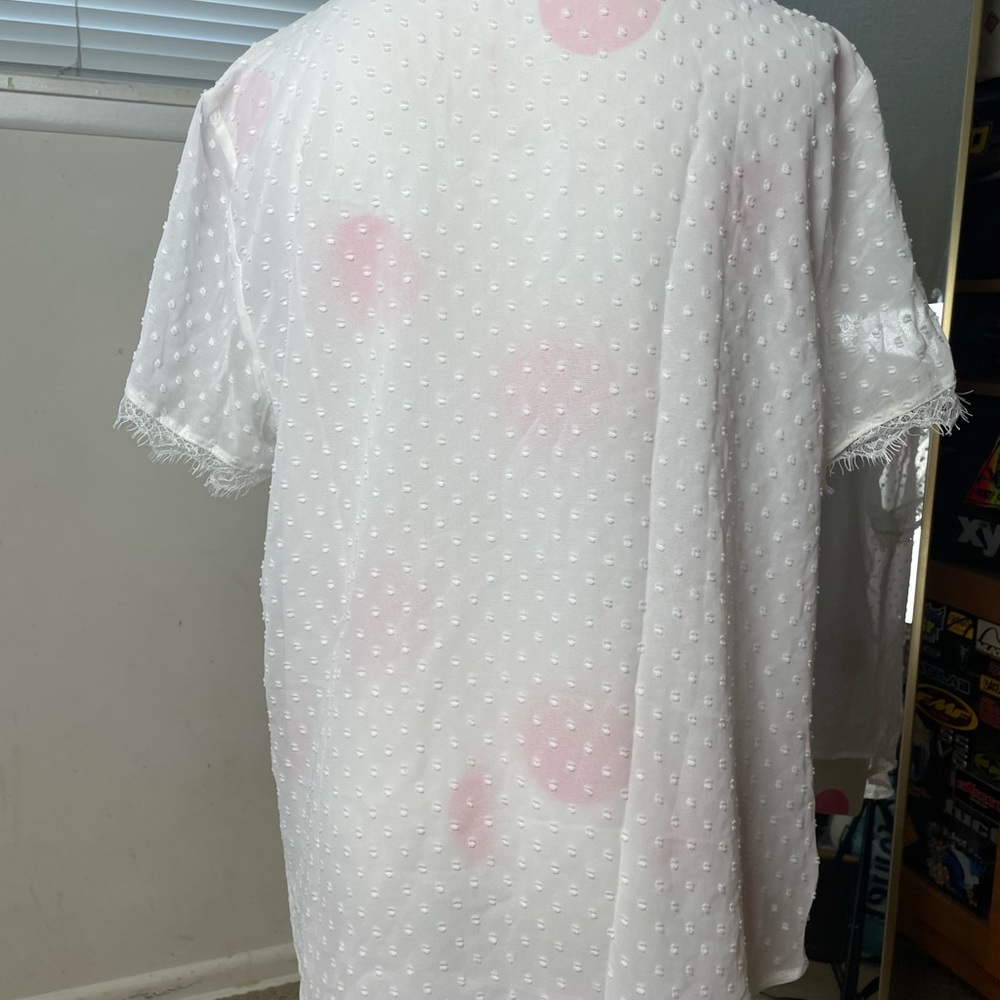 White Top - Picture 2 of 3